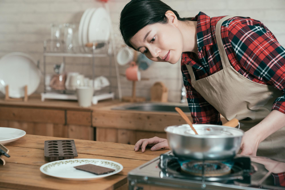 How to Remove Burnt Sugar from Pots and Pans